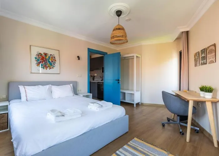 شقة Gorgeous Airy 2bd2bath Bosphorus Views! #358 *