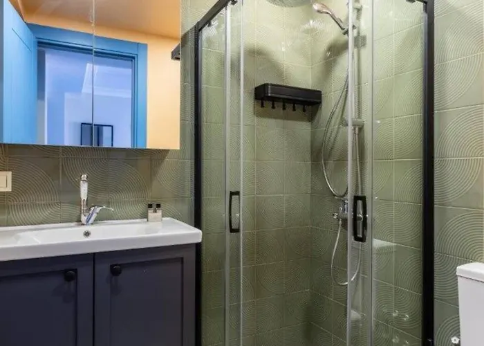 Gorgeous Airy 2bd2bath Bosphorus Views! #358